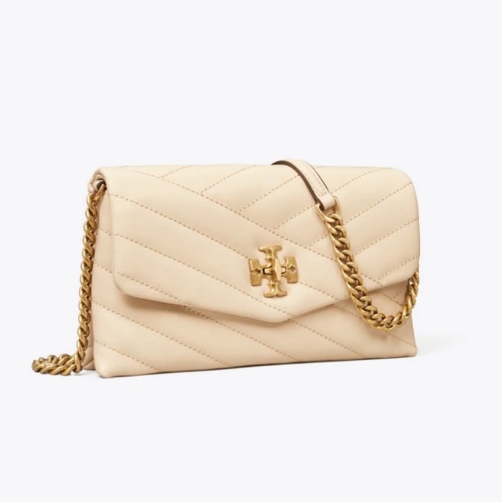 Tory Burch Kira Chevron Quilted Leather Chain Wallet in Cream
